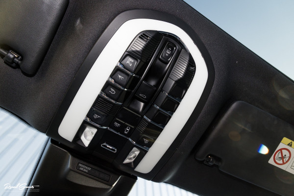 Porsche Macan 2.0 | Panorama dak | Luchtvering | Memory | Bose | Cruise control |