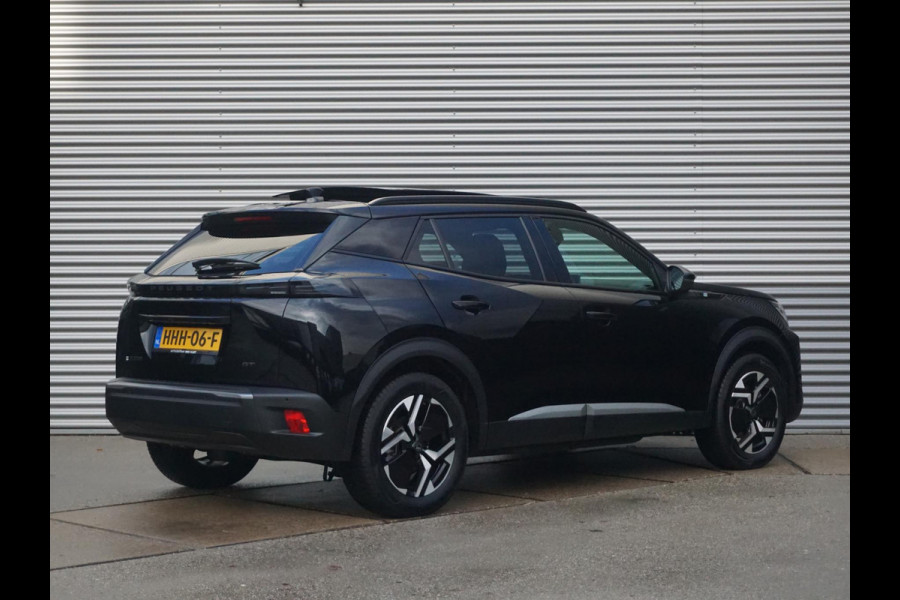 Peugeot e-2008 EV GT 54 kWh | Panorama schuifdak dak |  Warmtepomp | Gripcontrol | All seasonbanden |