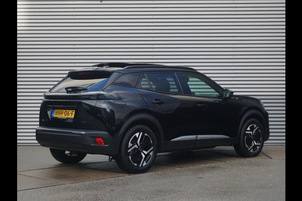 Peugeot e-2008 EV GT 54 kWh | Panorama schuifdak dak |  Warmtepomp | Gripcontrol | All seasonbanden |