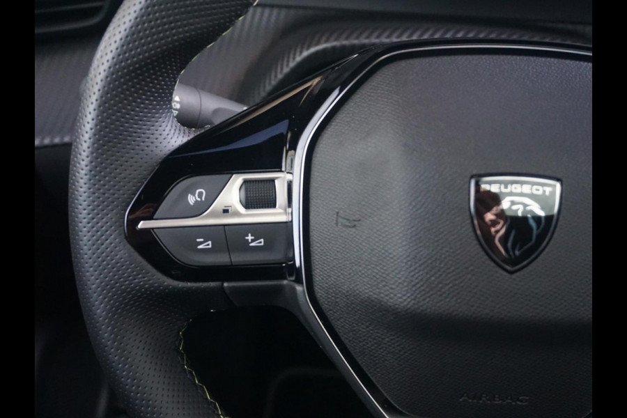 Peugeot e-2008 EV GT 54 kWh | Panorama schuifdak dak |  Warmtepomp | Gripcontrol | All seasonbanden |