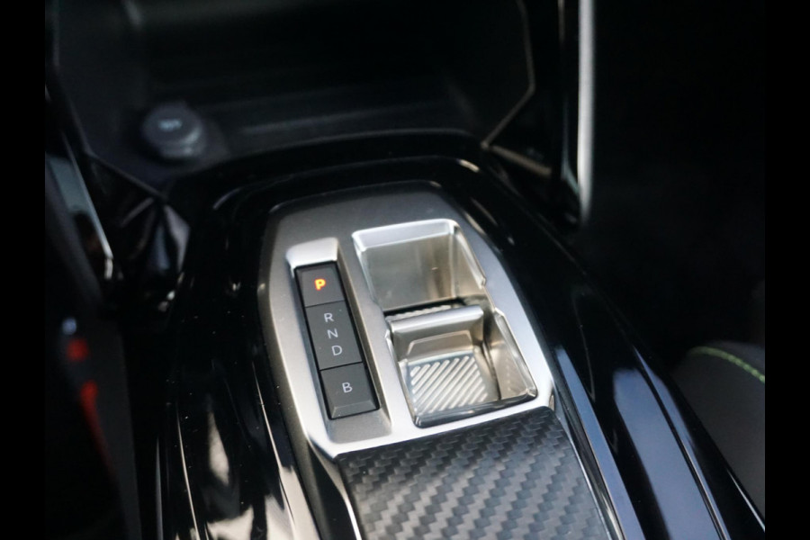 Peugeot e-2008 EV GT 54 kWh | Panorama schuifdak dak |  Warmtepomp | Gripcontrol | All seasonbanden |