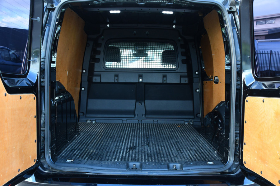 Volkswagen Caddy Cargo 2.0 TDI 1st Black Edition Virtual, Adaptieve Cruise, Camera, Leder, LED, Carplay, Trekhaak, Stoelverwarming, Uniek!