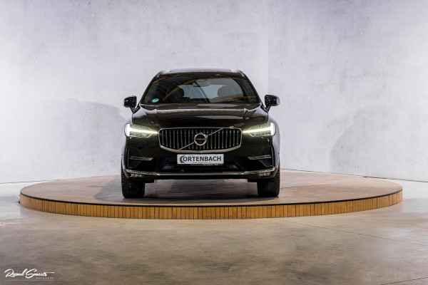 Volvo XC60 B4 Ultimate Bright | Adaptieve cruise | Panorama dak | Zwenkbare trekhaak | Head-up | Blis |