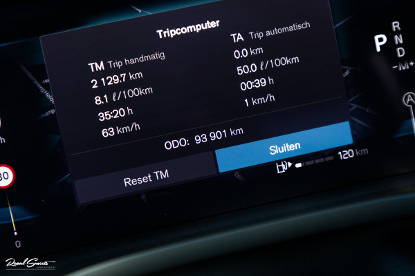 Volvo XC60 B4 Ultimate Bright | Adaptieve cruise | Panorama dak | Zwenkbare trekhaak | Head-up | Blis |