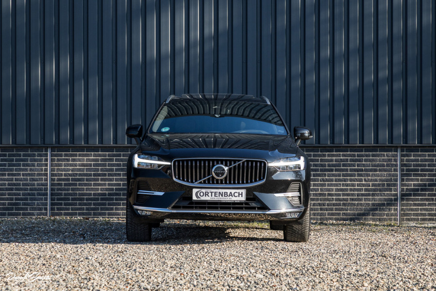 Volvo XC60 B4 Ultimate Bright | Adaptieve cruise | Panorama dak | Zwenkbare trekhaak | Head-up | Blis |