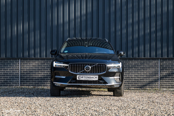 Volvo XC60 B4 Ultimate Bright | Adaptieve cruise | Panorama dak | Zwenkbare trekhaak | Head-up | Blis |