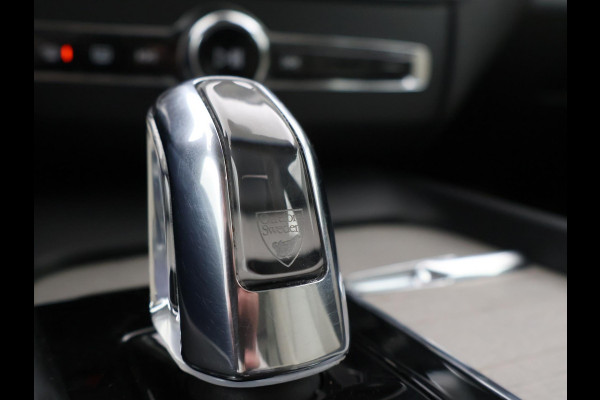 Volvo XC60 2.0 T8 TWIN ENGINE 390 PK INSCRIPTION + TREKHAAK | PANORAMA | LEDER | CARPLAY | 19 INCH | CAMERA