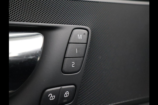 Volvo XC60 2.0 T8 TWIN ENGINE 390 PK INSCRIPTION + TREKHAAK | PANORAMA | LEDER | CARPLAY | 19 INCH | CAMERA