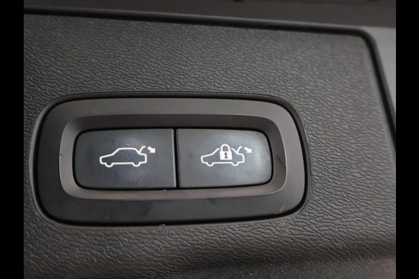 Volvo XC60 2.0 T8 TWIN ENGINE 390 PK INSCRIPTION + TREKHAAK | PANORAMA | LEDER | CARPLAY | 19 INCH | CAMERA