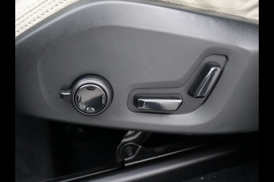 Volvo XC60 2.0 T8 TWIN ENGINE 390 PK INSCRIPTION + TREKHAAK | PANORAMA | LEDER | CARPLAY | 19 INCH | CAMERA