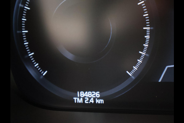 Volvo XC60 2.0 T8 TWIN ENGINE 390 PK INSCRIPTION + TREKHAAK | PANORAMA | LEDER | CARPLAY | 19 INCH | CAMERA