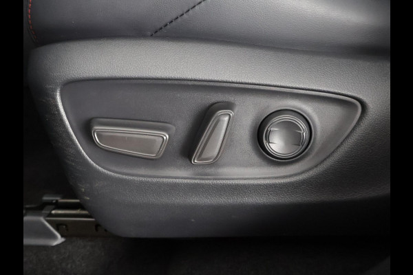 Toyota RAV4 2.5 PLUG-IN AWD STYLE SUZUKI ACROSS 1e EIG. GARANTIE 3-2033.*BI-TONE BODY PACK.HALF LEDER.STOELVERWARMING. CARPLAY. CAMERA.