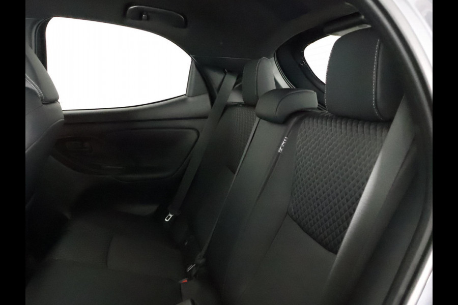 Toyota Yaris 1.5 Hybrid 130 Executive | JBL AUDIO | Stoel & Stuur verwarming | Head up Display |