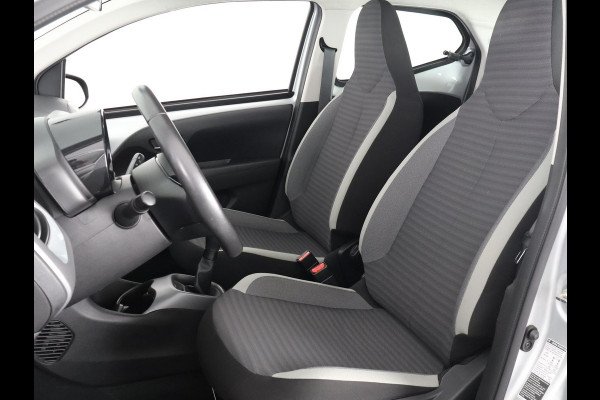 Toyota Aygo 1.0 VVT-i X-PLAY CAMERA CARPLAY NAVI GARANTIE 2029 AIRCO. VOLLEDIG ONDERHOUDEN