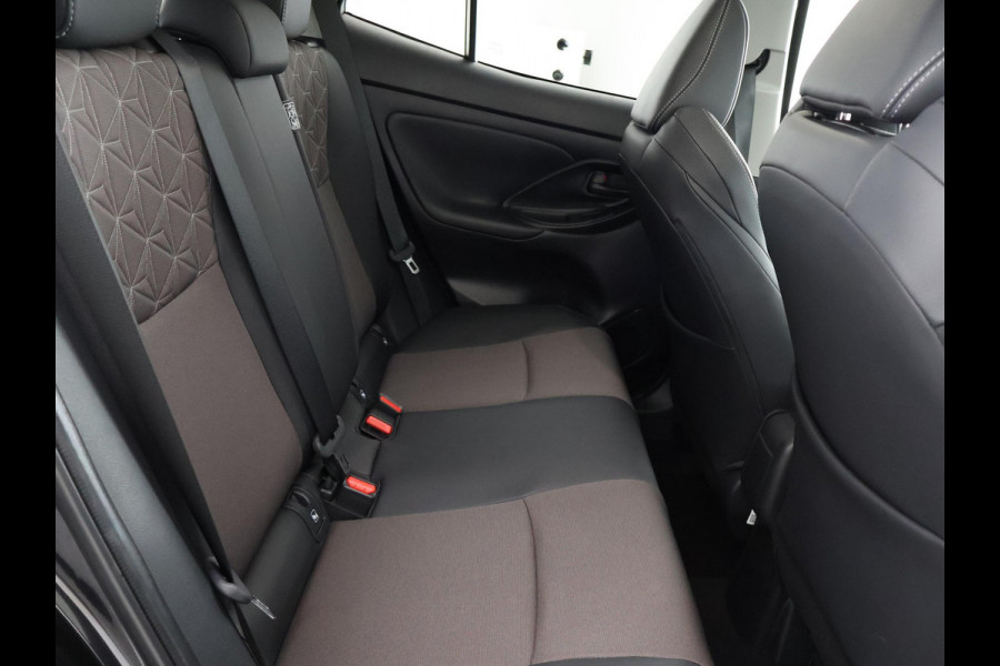 Toyota Yaris Cross 1.5 HYBRID 130 EXECUTIVE FULL OPT GARANTIE 6-2035 STUUR/STOEL VERWARMING.BSM.PDC V+A.NAVIGATIE