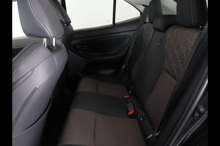 Toyota Yaris Cross 1.5 HYBRID 130 EXECUTIVE FULL OPT GARANTIE 6-2035 STUUR/STOEL VERWARMING.BSM.PDC V+A.NAVIGATIE