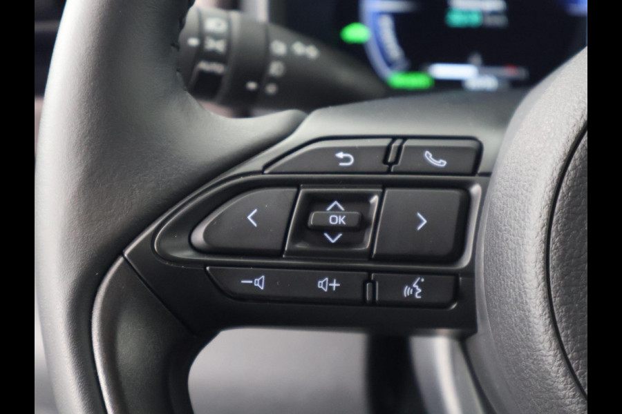 Toyota Yaris Cross 1.5 HYBRID 130 EXECUTIVE FULL OPT GARANTIE 6-2035 STUUR/STOEL VERWARMING.BSM.PDC V+A.NAVIGATIE