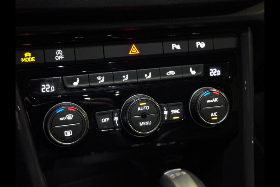 Volkswagen T-Roc 1.5 TSI 3X R-LINE | LED | CAMERA | 1e EIGENAAR