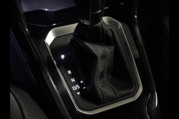 Volkswagen T-Roc 1.5 TSI 3X R-LINE | LED | CAMERA | 1e EIGENAAR