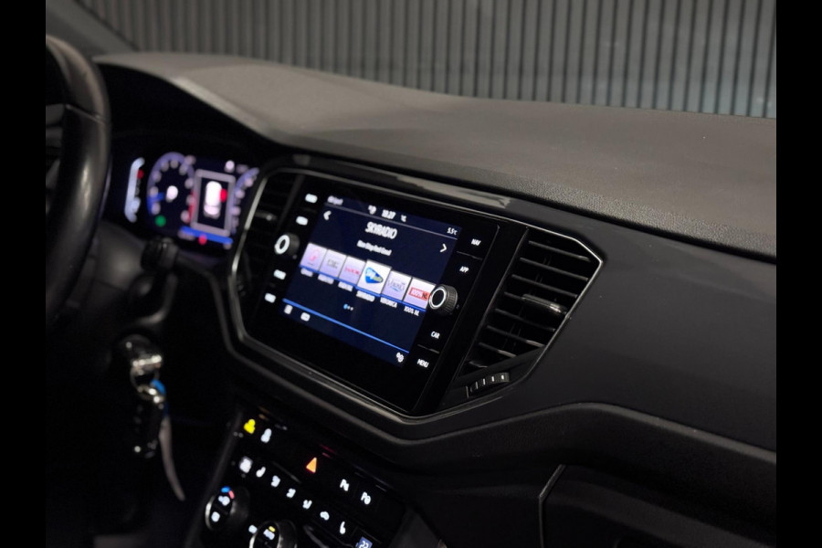 Volkswagen T-Roc 1.5 TSI 3X R-LINE | LED | CAMERA | 1e EIGENAAR