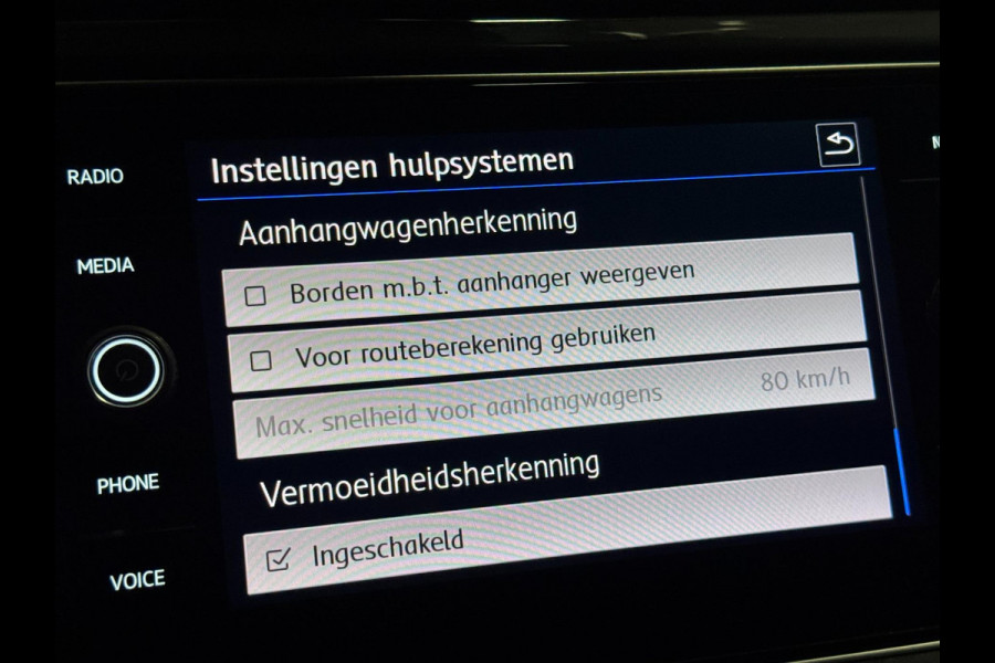 Volkswagen T-Roc 1.5 TSI 3X R-LINE | LED | CAMERA | 1e EIGENAAR