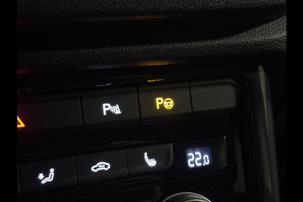 Volkswagen T-Roc 1.5 TSI 3X R-LINE | LED | CAMERA | 1e EIGENAAR