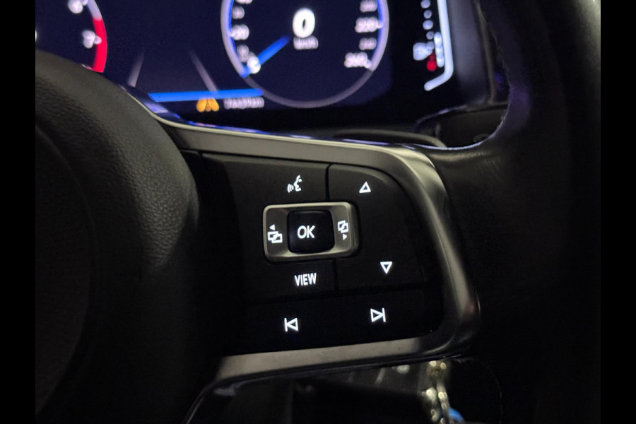 Volkswagen T-Roc 1.5 TSI 3X R-LINE | LED | CAMERA | 1e EIGENAAR