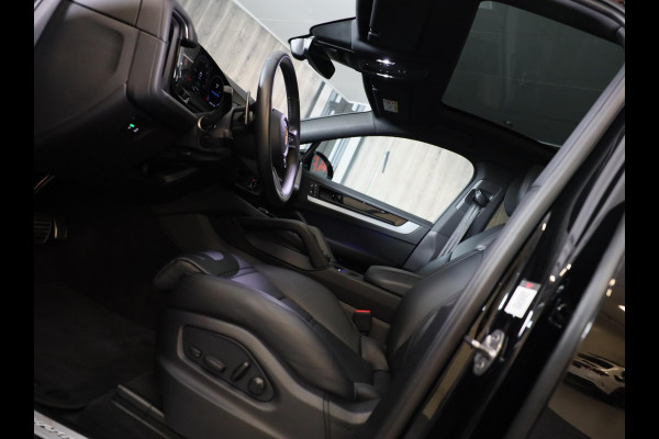 Porsche Cayenne Coupé 3.0 S E-Hybrid / 519 Pk / Head Up / 360 Camera / Acc / SportDesign / Luchtvering / Sport Chrono / Pano / 21