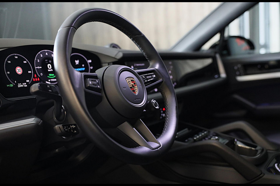 Porsche Cayenne Coupé 3.0 S E-Hybrid / 519 Pk / Head Up / 360 Camera / Acc / SportDesign / Luchtvering / Sport Chrono / Pano / 21