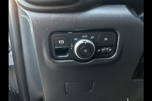 Mercedes-Benz Vito 116 CDI L2 Pro 2500KG Trekhaak / MBUX / Camera / Navigatie / Cruise control / Airco / LMV / Achterdeuren