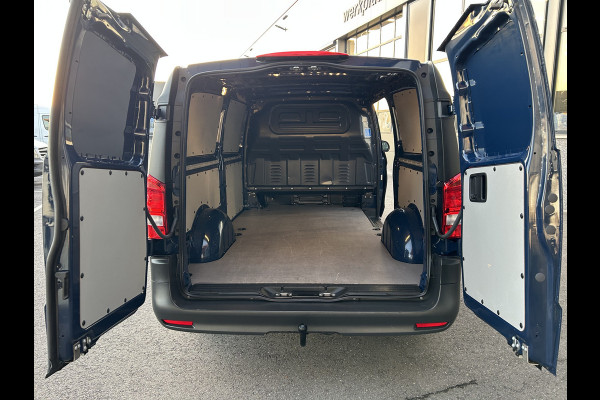 Mercedes-Benz Vito 116 CDI L3 Pro 2500KG Trekhaak / MBUX / Navigatie / Camera / Cruise control / Airco / Achterdeuren