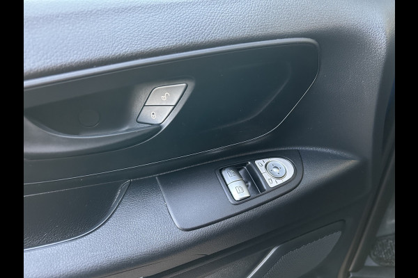 Mercedes-Benz Vito 116 CDI L3 Pro 2500KG Trekhaak / MBUX / Navigatie / Camera / Cruise control / Airco / Achterdeuren