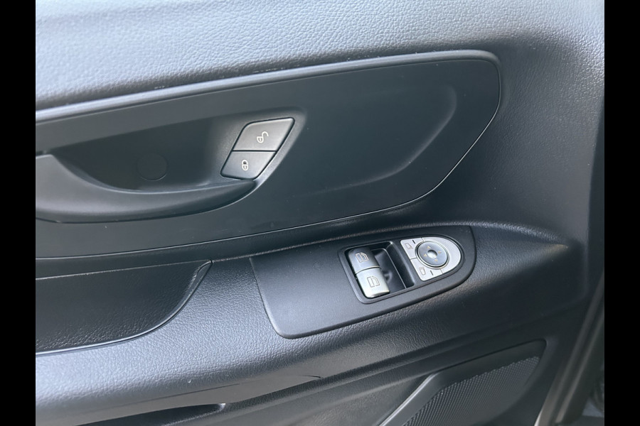 Mercedes-Benz Vito 116 CDI L3 Pro 2500KG Trekhaak / MBUX / Camera / Navigatie / Cruise control / Airco / Achterdeuren