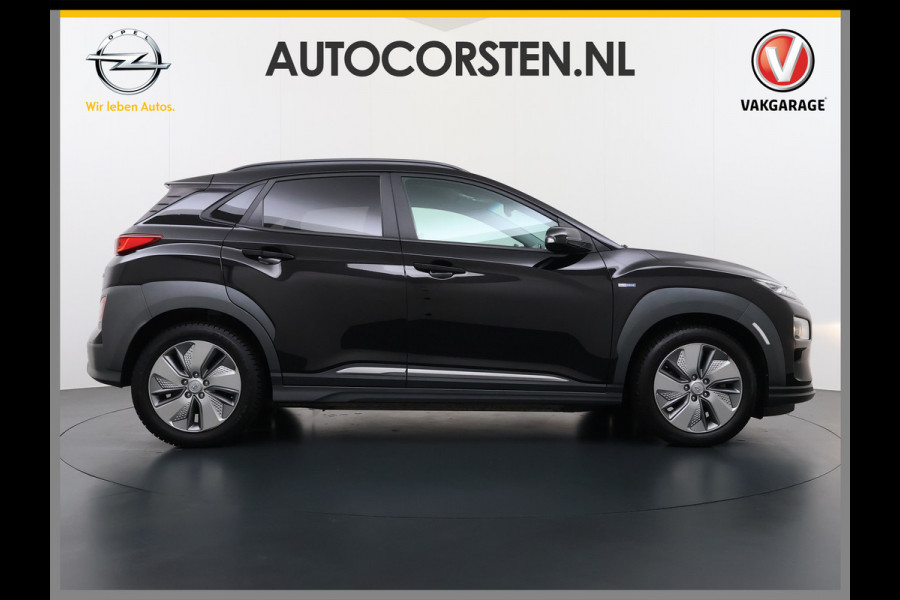Hyundai Kona EV Fashion 64kWh SOH 100% Warmtepomp Head Up Display Adap.Cruise Navi Ecc Camera Apple Carplay Android Auto Pdc Lane Assist Dodehoekwaarschuwing Keyless Privacy Glas DAB FCA 1e Eigenaar Origineel Nederlandse Auto