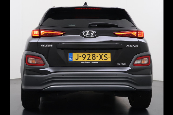 Hyundai Kona EV Fashion 64kWh SOH 100% Warmtepomp Head Up Display Adap.Cruise Navi Ecc Camera Apple Carplay Android Auto Pdc Lane Assist Dodehoekwaarschuwing Keyless Privacy Glas DAB FCA 1e Eigenaar Origineel Nederlandse Auto
