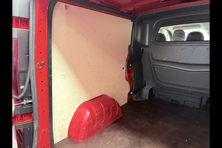 Opel Vivaro 1.6CDTI 126PK L2H1 DC Dubbele Cabine 5-Persoons Navi Camera Airco Trekhaak Cruise Control Pdc Sport EcoFlex Betonplex Vloer Wandbetimmering Schuifdeur Euro 6 1e Eigenaar Origineel Nederlandse Auto