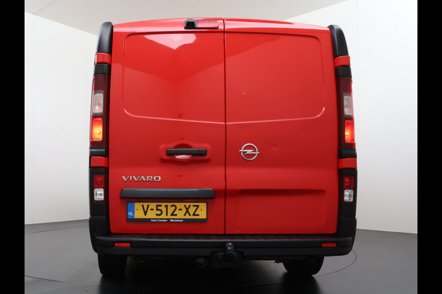 Opel Vivaro 1.6CDTI 126PK L2H1 DC Dubbele Cabine 5-Persoons Navi Camera Airco Trekhaak Cruise Control Pdc Sport EcoFlex Betonplex Vloer Wandbetimmering Schuifdeur Euro 6 1e Eigenaar Origineel Nederlandse Auto