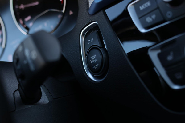 BMW 1-serie M140i xDrive LCI2 *Schuifdak*H/K*Navi Pro*1e eigenaar*