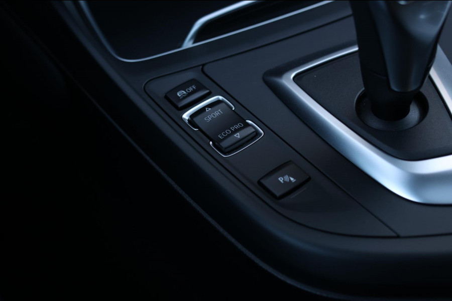 BMW 1-serie M140i xDrive LCI2 *Schuifdak*H/K*Navi Pro*1e eigenaar*