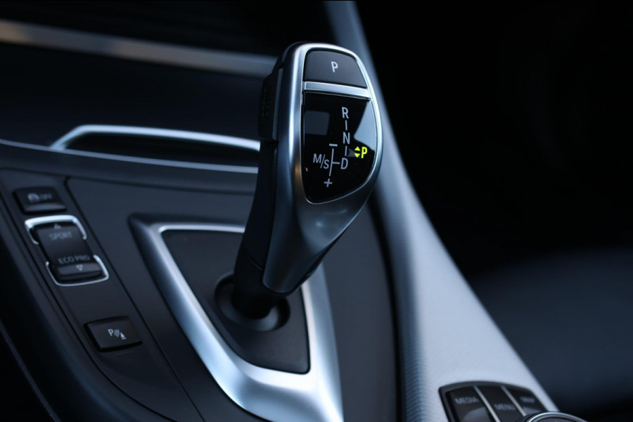 BMW 1-serie M140i xDrive LCI2 *Schuifdak*H/K*Navi Pro*1e eigenaar*