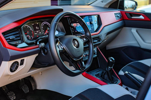 Volkswagen Polo 1.0 TSI R-Line Beats 116PK *Stoelverwarming*DAB*1e eigenaar*