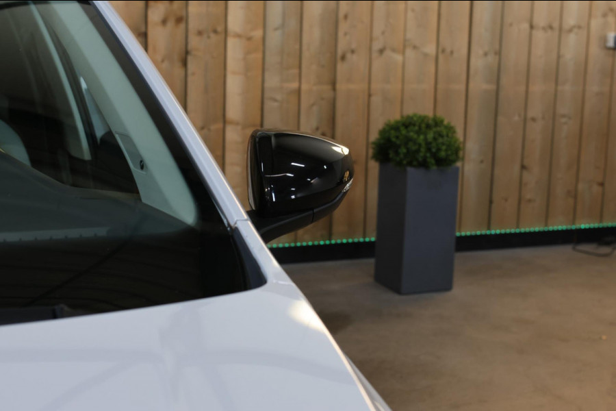 Volkswagen Polo 1.0 TSI R-Line Beats 116PK *Stoelverwarming*DAB*1e eigenaar*