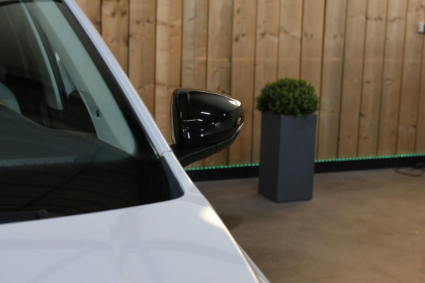 Volkswagen Polo 1.0 TSI R-Line Beats 116PK *Stoelverwarming*DAB*1e eigenaar*