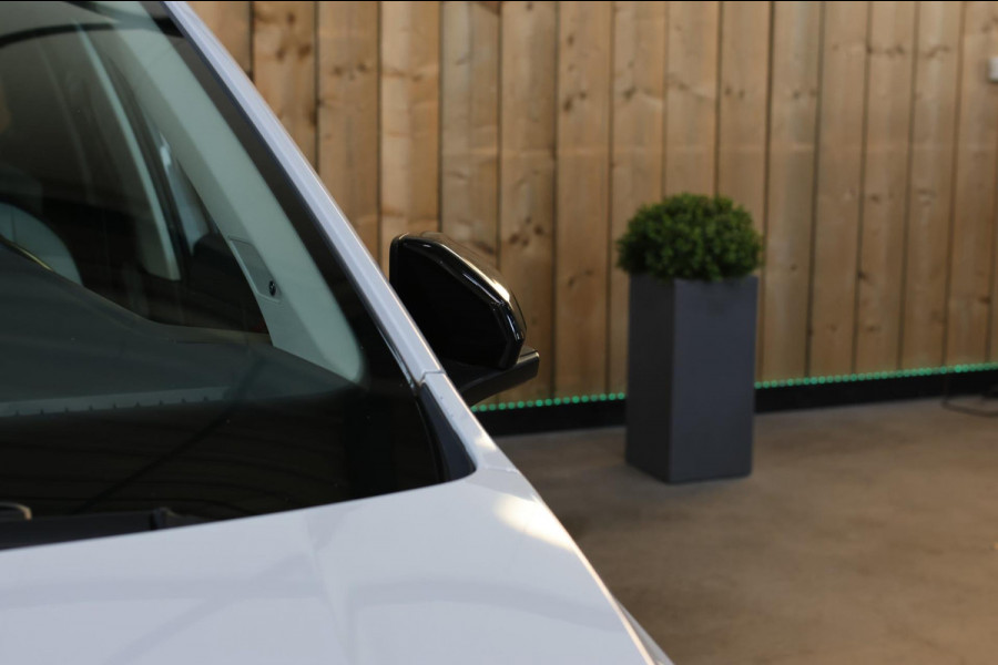 Volkswagen Polo 1.0 TSI R-Line Beats 116PK *Stoelverwarming*DAB*1e eigenaar*