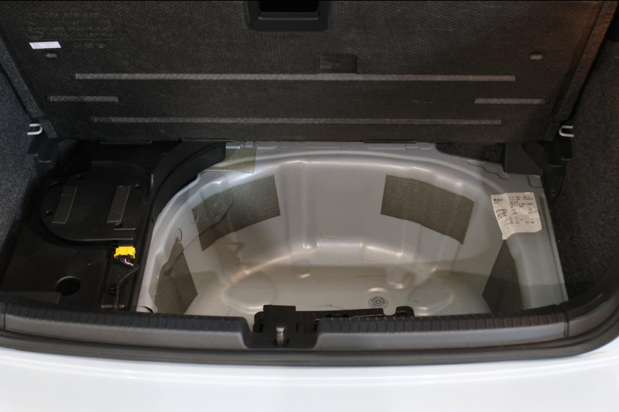 Volkswagen Polo 1.0 TSI R-Line Beats 116PK *Stoelverwarming*DAB*1e eigenaar*