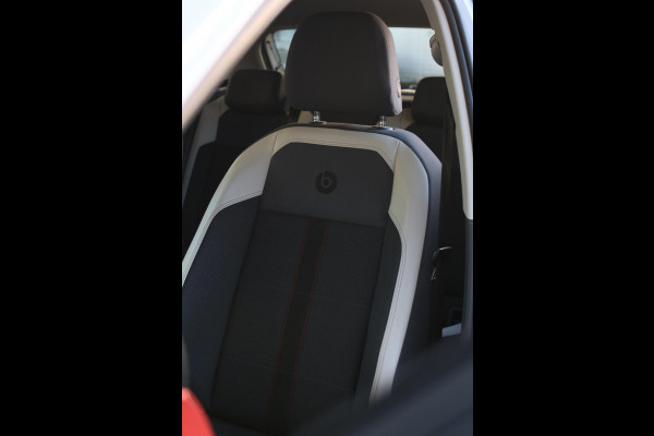 Volkswagen Polo 1.0 TSI R-Line Beats 116PK *Stoelverwarming*DAB*1e eigenaar*