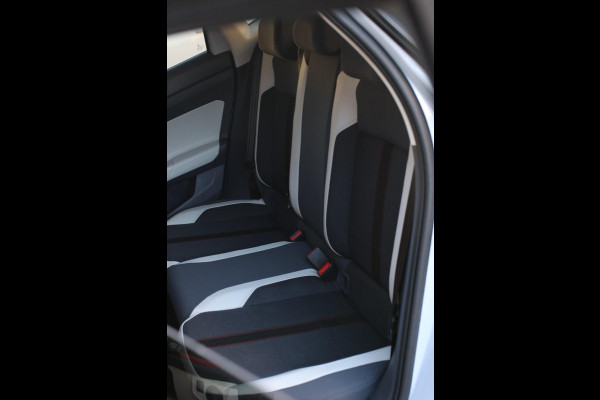 Volkswagen Polo 1.0 TSI R-Line Beats 116PK *Stoelverwarming*DAB*1e eigenaar*