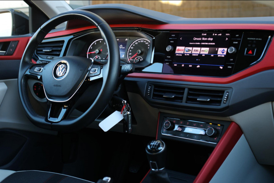 Volkswagen Polo 1.0 TSI R-Line Beats 116PK *Stoelverwarming*DAB*1e eigenaar*