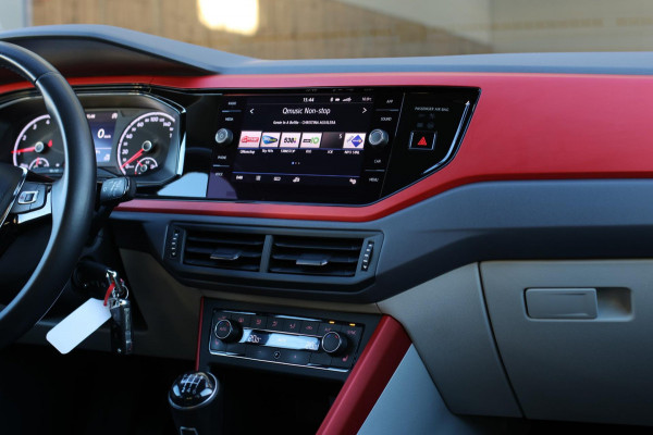 Volkswagen Polo 1.0 TSI R-Line Beats 116PK *Stoelverwarming*DAB*1e eigenaar*