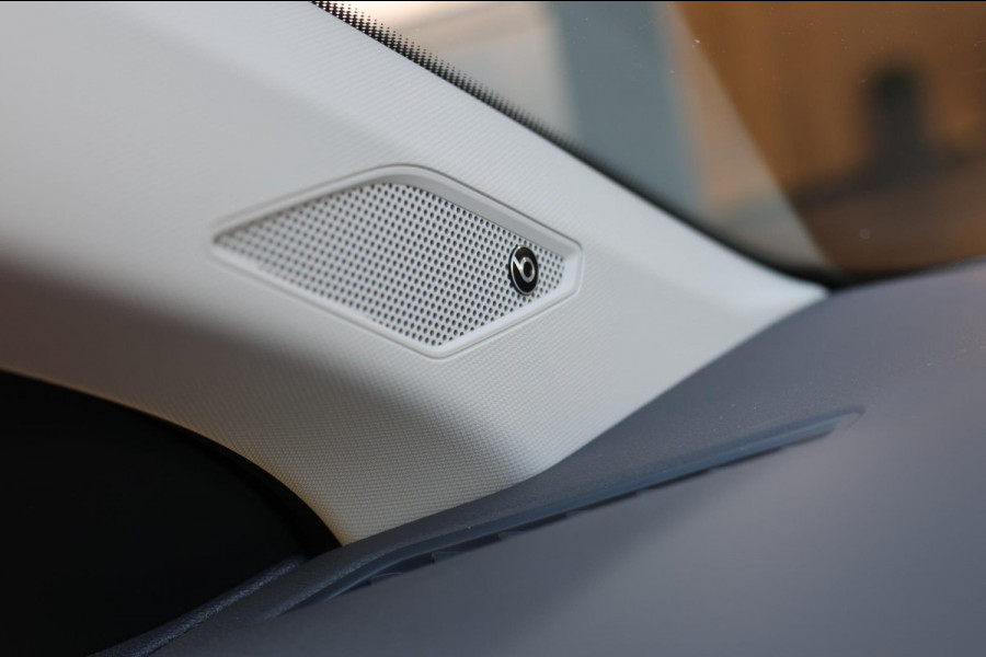 Volkswagen Polo 1.0 TSI R-Line Beats 116PK *Stoelverwarming*DAB*1e eigenaar*